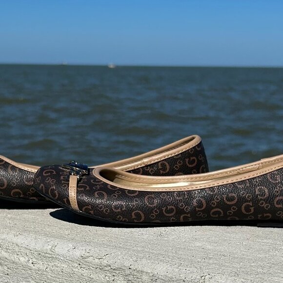 Guess Ballet Flats Chain Metal Logo Size 8.5 - Picture 4 of 9